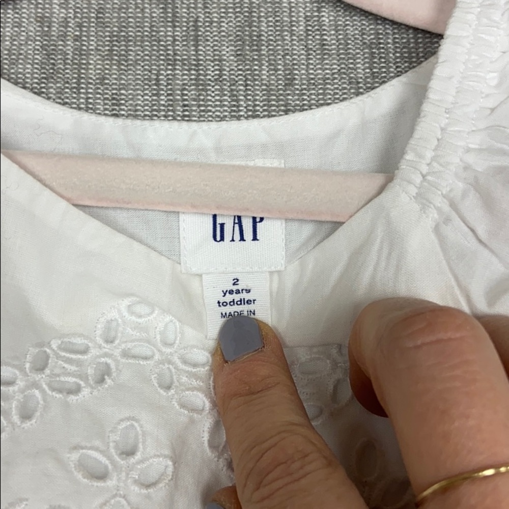 New white eyelet dress 2 - Picture 2 of 5